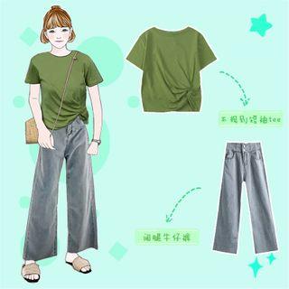 Plain Short-sleeve T-shirt / Cropped Wide-leg Jeans