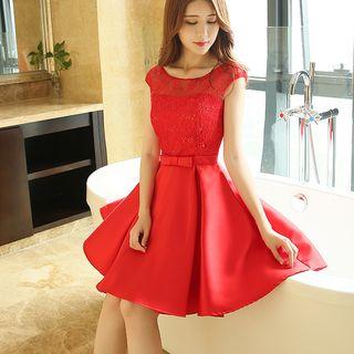 Lace Panel Cap-sleeve Short Bridesmaid Dress