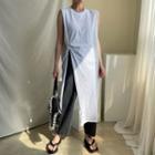Sleeveless Slit Long T-shirt