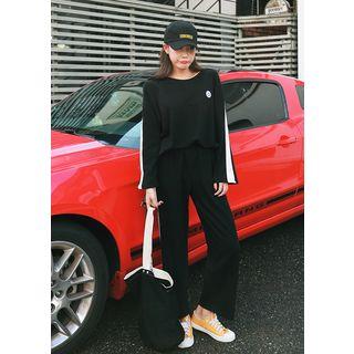 Set: Contrast-trim T-shirt + Sweatpants
