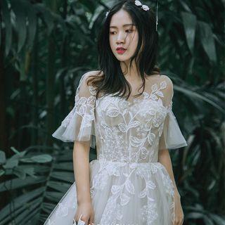 Short Sleeve Flower Embroidered Wedding Gown