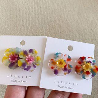 Tie-dyed Floral Stud Earring