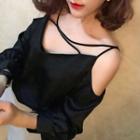 Cross Strap Cut Out Shoulder 3/4 Sleeve Top