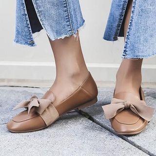 Genuine Leather Bow Detail Flats