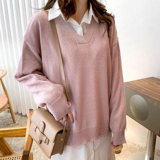 Loose-fit V-neck Lightweight Sweater