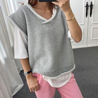 V-neck Roll-edge Fleece-lined Vest