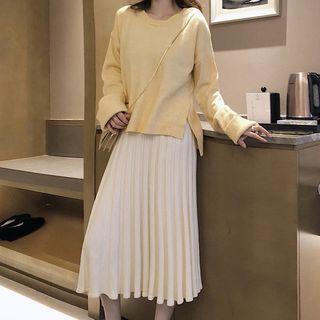 Side Slit Sweater / Accordion Pleat Midi Skirt