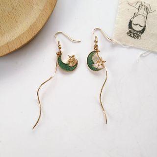 Crescent & Star Dangle / Clip-on Earring