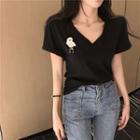 Applique Short-sleeve V-neck T-shirt