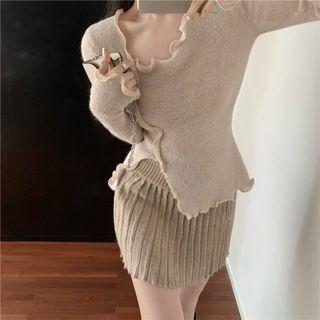 Long-sleeve Lettuce Edge T-shirt / Ribbed Knit Skirt