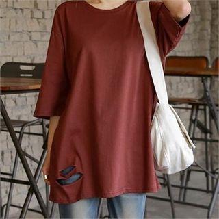 Round-neck Distressed T-shirt