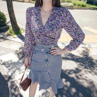 V-neck Floral Print Blouse / Asymmetric Demin Skirt