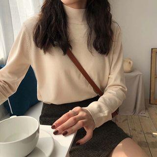 Turtleneck / Mock Neck Knit Top