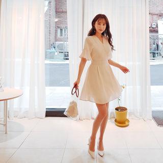 Frill-sleeve Tie-waist A-line Dress