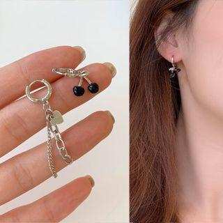 Cherry Heart Asymmetrical Alloy Dangle Earring 1 Pair - Silver - One Size