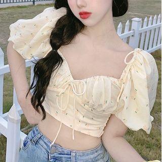 Cropped Printed Puff Sleeve Top