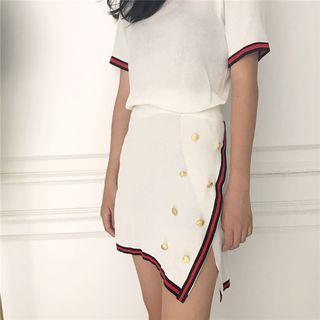 Set: Contrast Trim Short Sleeve Knit T-shirt + Buttoned Knit Skirt
