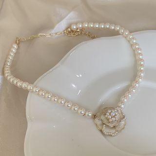 Flower Faux Pearl Pendant Choker Faux Pearl & Flower - White - One Size