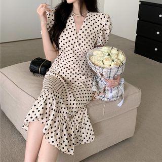 Short-sleeve V-neck Dotted Blouse / Midi Mermaid Skirt