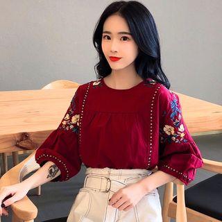 Embroidered Elbow-sleeve Blouse / Contrast Stitching Denim Shorts