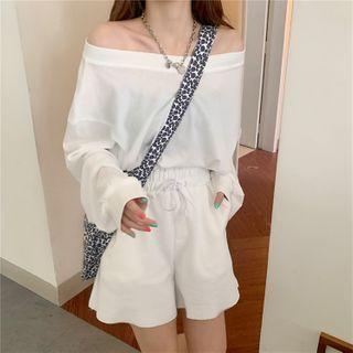 Long-sleeve Plain T-shirt / High-waist Plain Drawstring Shorts
