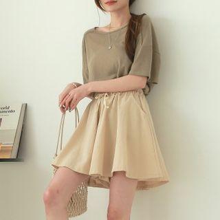 Drawstring Pocket-side Flared Shorts