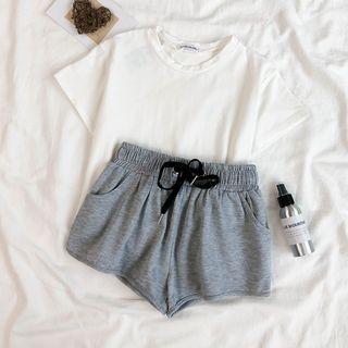 Plain T-shirt / Drawstring Shorts