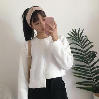 Asymmetric Hem Cropped Sweatshirt