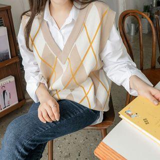 Plus Size V-neck Argyle Knit Vest