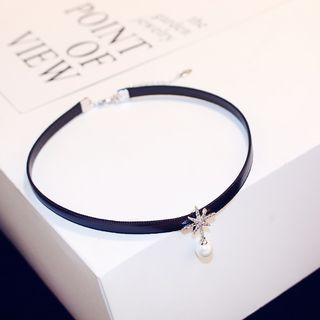 Faux Pearl Rhinestone Star Pendant Choker Black - One Size