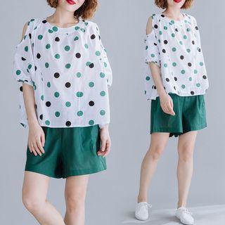 Set : Dotted Off-shoulder Top + Waist Shorts