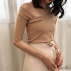 Plain Slim-fit Off-shoulder Short-sleeve Top