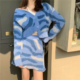 Patterned Cropped Cardigan / Mini A-line Skirt