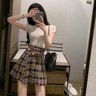 Short-sleeve Cropped T-shirt / Plaid Pleated Mini A-line Skort