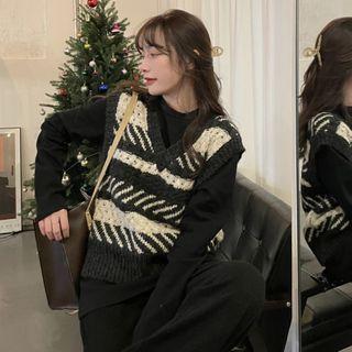 Long-sleeve Plain T-shirt / Pattern Sweater Vest