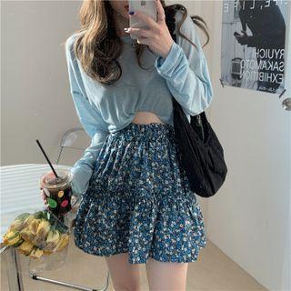 Long-sleeve Cropped T-shirt / Floral A-line Skirt
