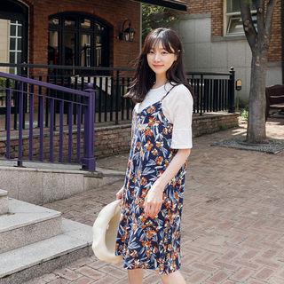Set: Lace-neckline T-shirt + Sleeveless Floral Dress