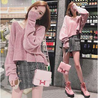 Set: V-neck Sweater + Mini A-line Plaid Skort