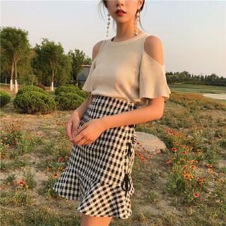 Cutout Shoulder Short Sleeve Plain Knit Top