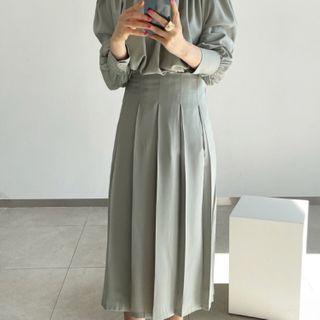 Long-sleeve Shirred Blouse / Pleated Midi A-line Skirt