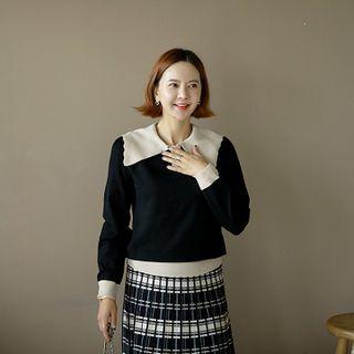 Wide-collar Two-tone Knit Top