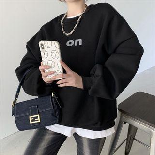 Lettering Loose-fit Sweatshirt / Striped Loose-fit Jeans