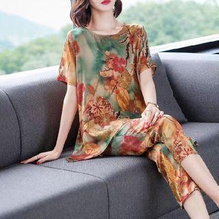 Set: Short-sleeve Floral Print Blouse + Capri Skinny Pants