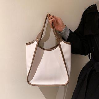 Set: Contrast Trim Bucket Bag + Pouch