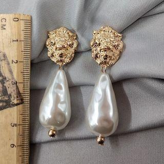 Alloy Lion Faux Pearl Drop Earring