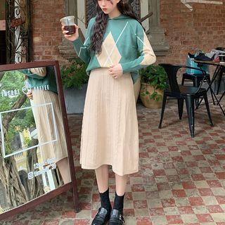 Argyle Print Knit Hoodie / Knit Skirt