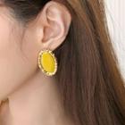 Oval Frame Ear Studs Gold - One Size