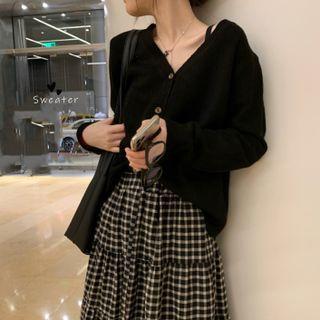 Plain Cardigan / Plaid Skirt