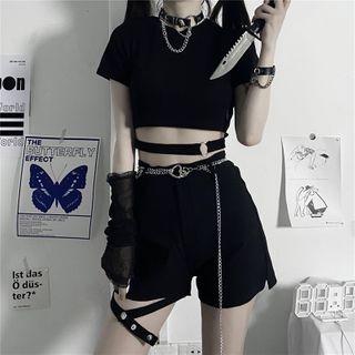 Short Sleeve Cropped T-shirt / Hot Pants / Belt