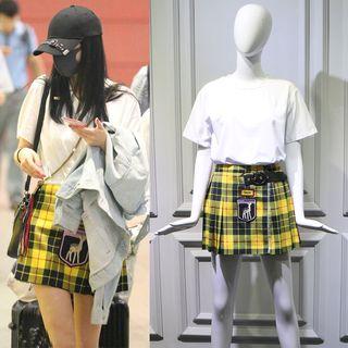 Short-sleeve T-shirt / Pleated Plaid Skirt